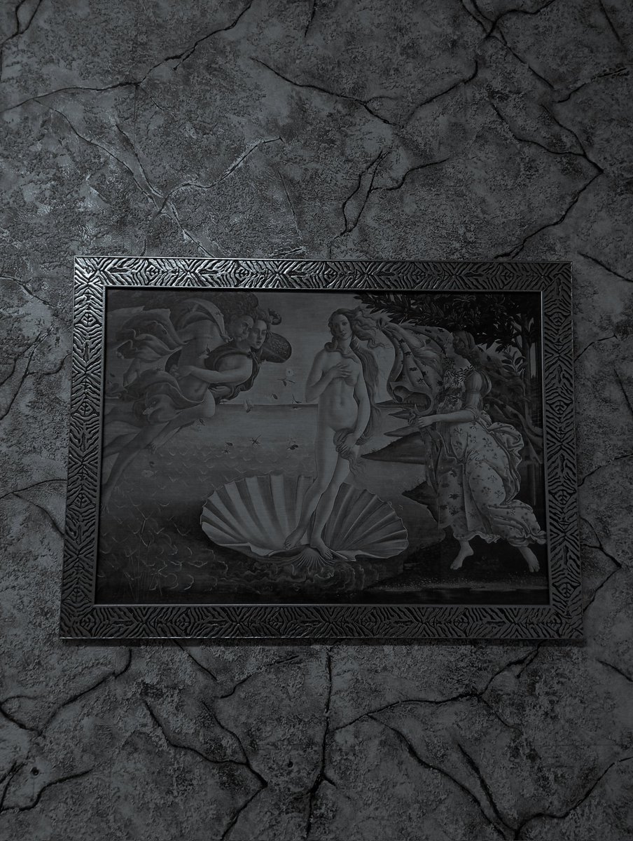 fallconnn's tweet image. [⛓️; 🌑] 

лужи на асфальте, укрытые золотом огненных листьев берез; горячий мокко, нежным ароматом разлившийся по аудитории; изящество ровных строк конспектов; цитаты гомера, блуждающие в глубинах памяти; холодные ладони, спрятанные в рукавах вязанного свитера.