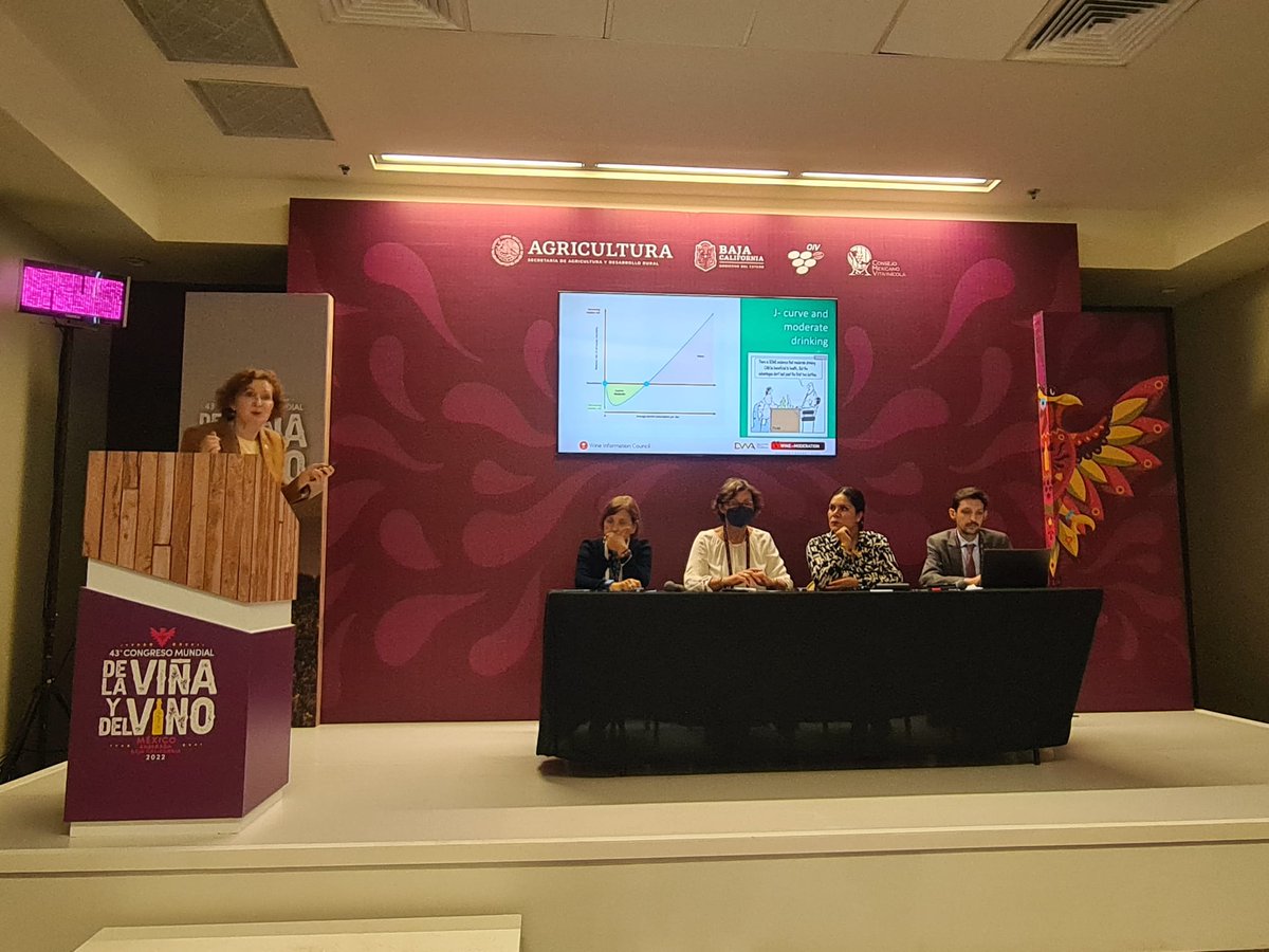 ISanchezRecarte's tweet photo. Interesting presentation by #UrsulaFradera on "Moderate wine consumption and cancer risk in context"
➡️Many studies do not consider all modifiable and un-modifiable parameters
➡️Important to consider Underreporting
➡️confounding factors are key https://t.co/4w52zI2wFf
