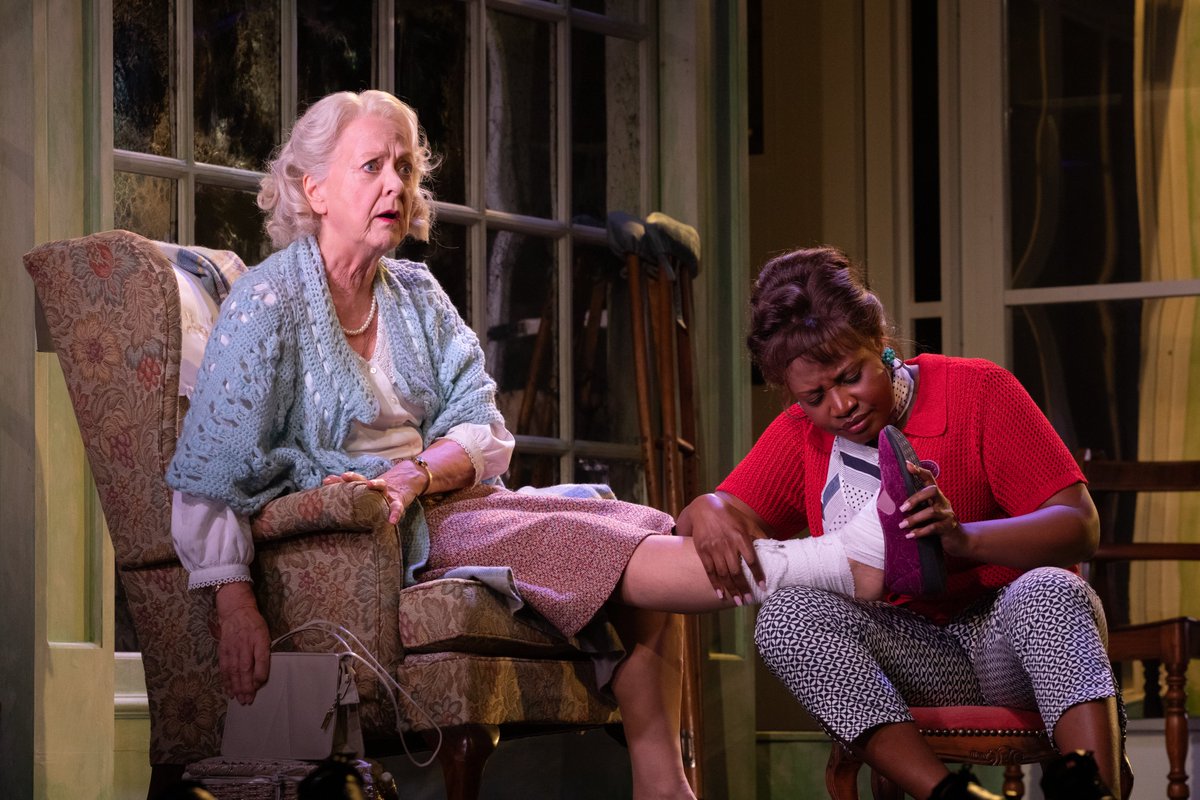 EM_Theatre's tweet photo. @RoyalDerngate 5* review for #TheMirrorCrackd https://t.co/ULfX263unw reviewer @UON_MHarper The constant suspense, the twists and turns each step of the way, and the unravelling threads all leading to a grand reveal that will even have many Miss Marple fanatics stumped. https://t.co/bRHajjF4Dw