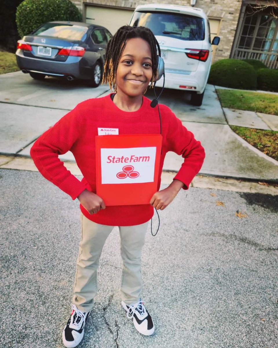 Bigdillmill1's tweet photo. My brother dressed as Jake from Statefarm for Halloween. @JakeStateFarm https://t.co/JNbvdNzLMB