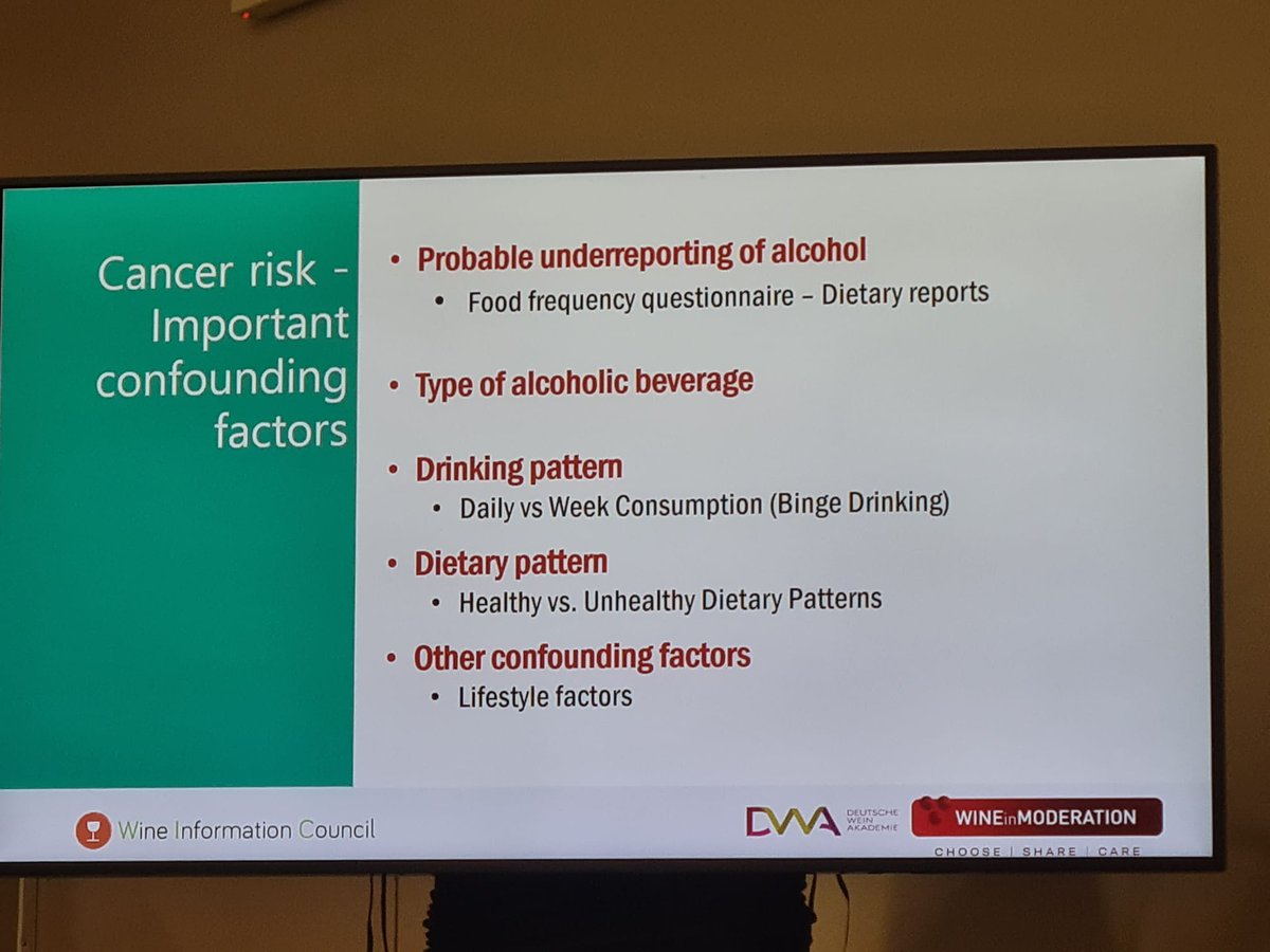 Interesting presentation by #UrsulaFradera on "Moderate wine consumption and cancer risk in context"
➡️Many studies do not consider all modifiable and un-modifiable parameters
➡️Important to consider Underreporting
➡️confounding factors are key