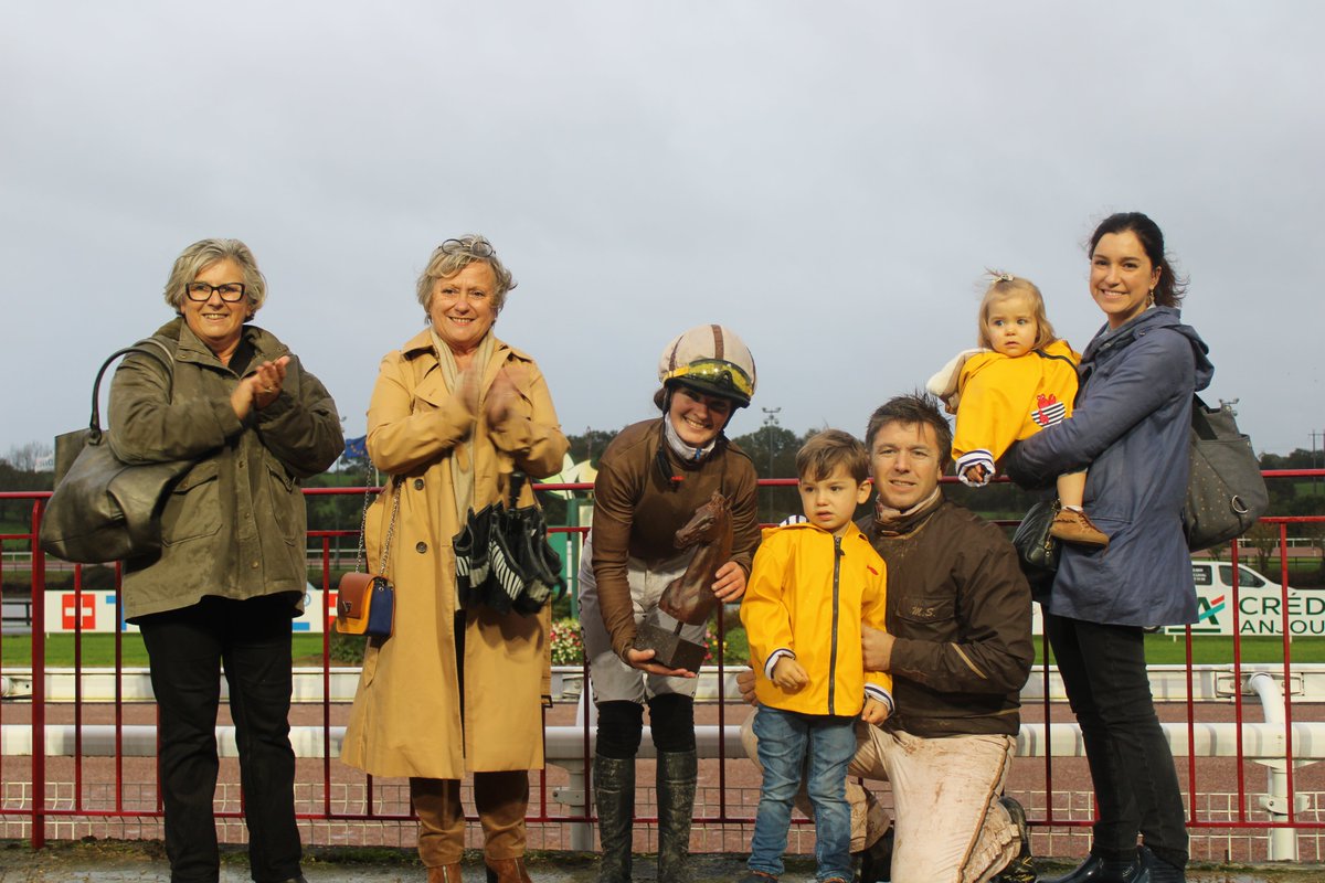 🏆6ème course - PRIX ANDRE-LOUIS DREUX
🥇EDITION GEMA drivé par MLLE GAËLLE GODARD  1'12"60
🥈HAKIM DE CHENU drivé par ALEXANDRE ABRIVARD
 en 1'13"80
🥉HIRONDELLE DU RIB drivé par JEAN LOÏC CLAUDE DERSOIR en 1'12"90