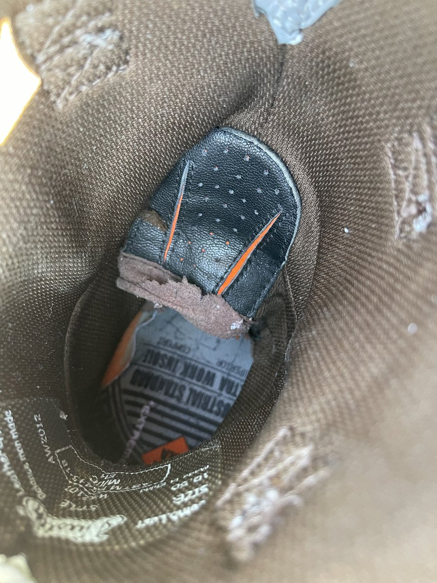 MattyTheDaddy2's tweet photo. @justinboots absolutely unacceptable, been working in these for less than 6 months and the back of the boot is completely coming out... how can you guys make this right? https://t.co/27XGnZQVU9