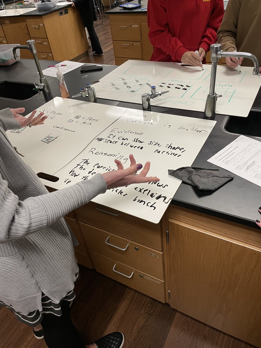 annabele19's tweet photo. FPSmathscience: Mr. Crittenden’s class exploring the continuous vs particle models by creating models and looking at air particles. @ConcordDotOrg #ngss #FPSSuccess https://t.co/cT6vugJWGO