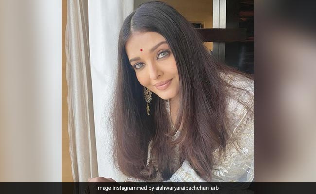 To Birthday Girl Aishwarya Rai, With Love From Anushka, Katrina, Others  