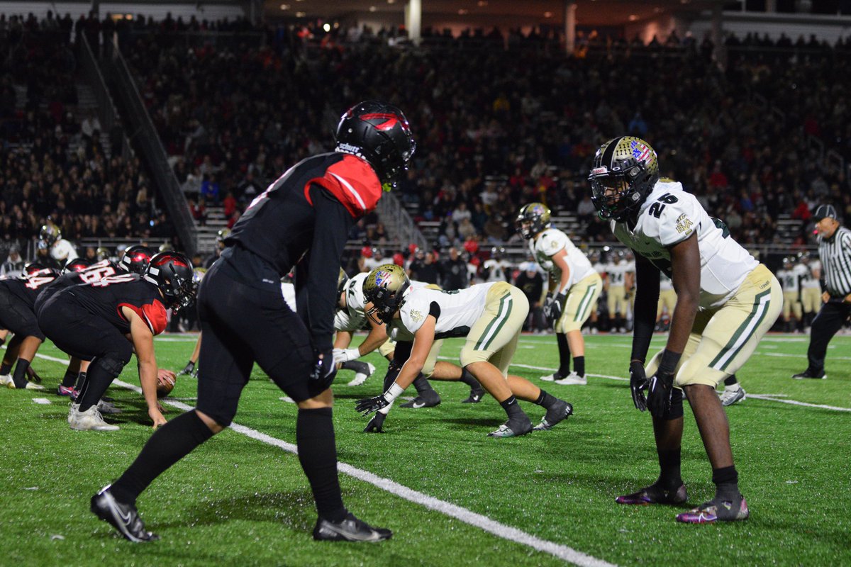 Regular Szn Highlights + Scrimmage🔥
33 Receptions
1100 Yards Receiving 
33.3 Yards per catch
21 Tds
hudl.com/v/2J8ErM