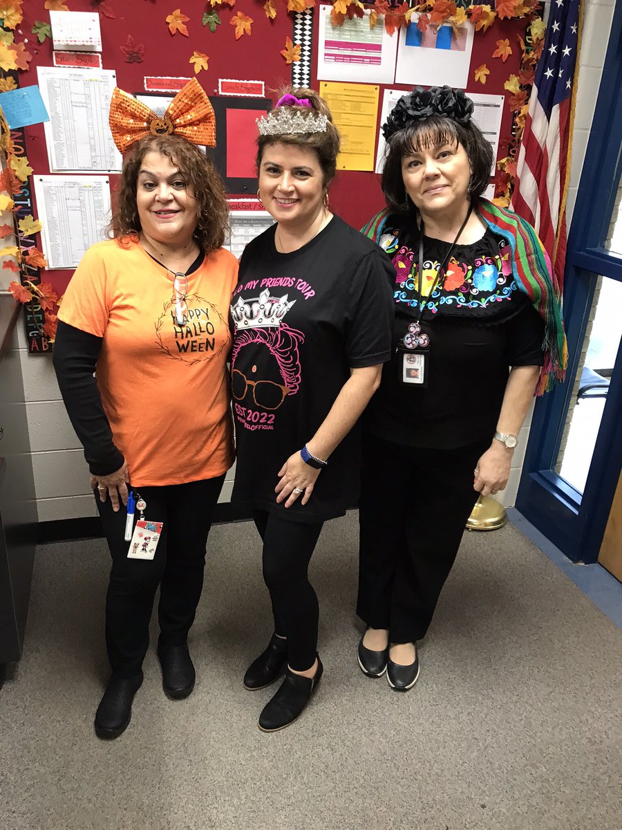 Mrs Daleno Wesley Library tweet media