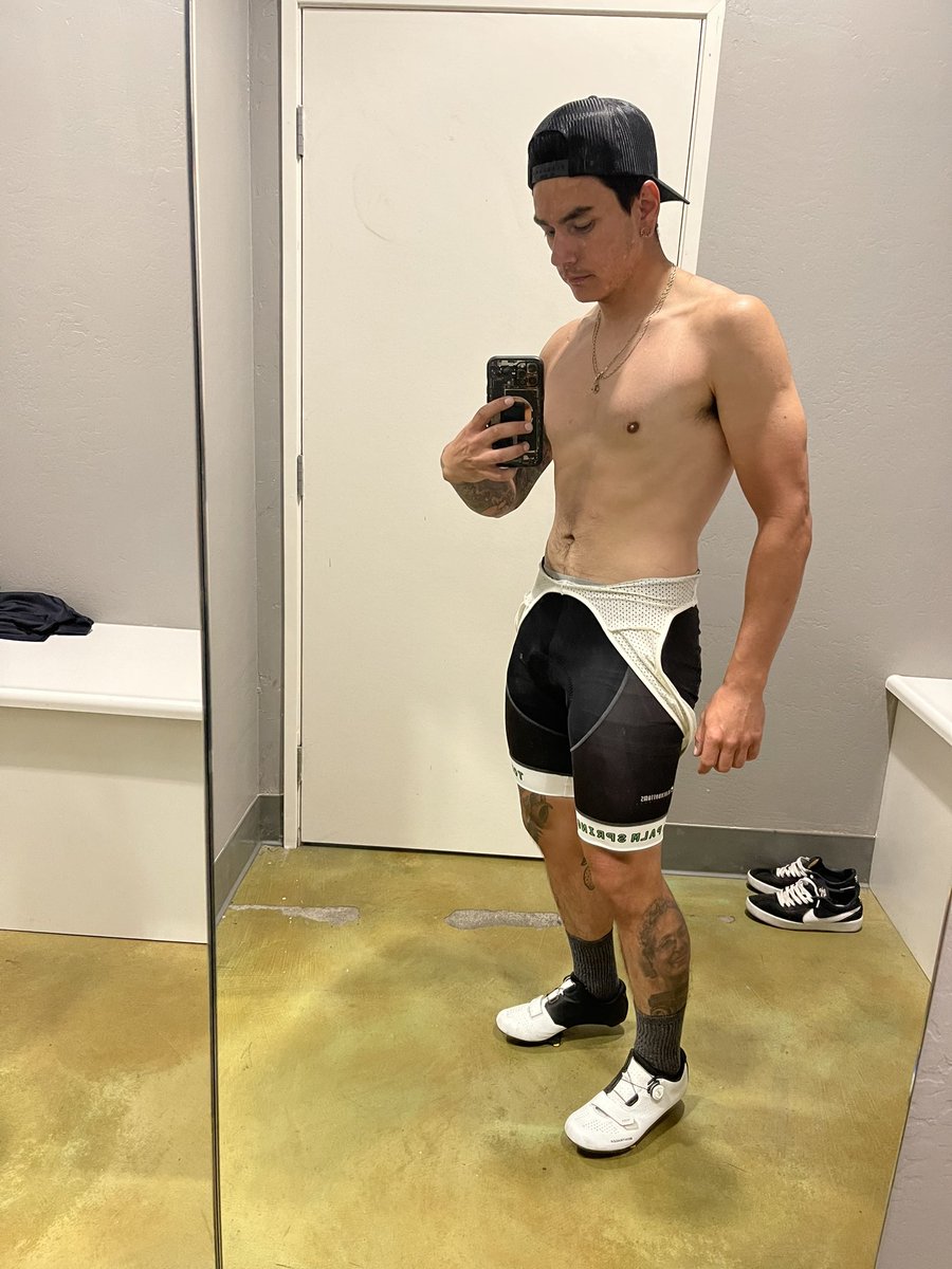 Eyevin_'s tweet photo. 2 hour fasted ride 🦵🏽 🦵🏽 https://t.co/2AXzFcwrDn