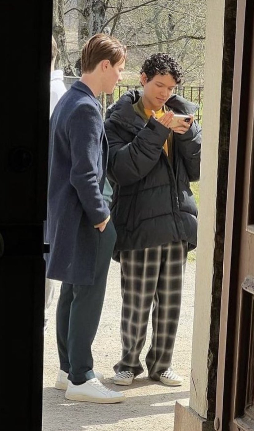 maria on X i hated those pants on simon bcs every time i saw him wearing them i could only think he s wearing pyjamas https t XTBJYCGmOu X