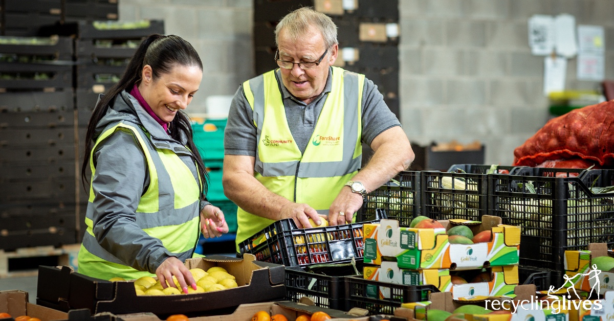 We’ve all seen the headlines - and our energy bills. Now new @FareShareUK figures show just how much the #costoflivingcrisis is impacting the #charities and #communities we're #redistributingfood to. 📈 79% have seen higher demand for food Read more: recyclinglives.org/news/cost-of-l…