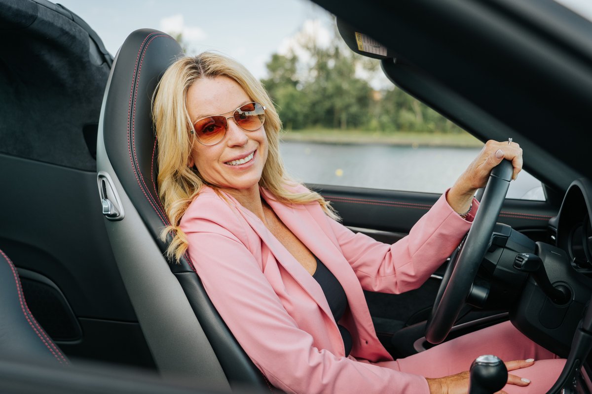 Isabelle Huot proves that ambition and persistence leads to greatness. From co-founding a business at 18, to writing over 16 bestselling books, Isabelle is an inspiration to entrepreneurs across the globe. Learn more about her story at bit.ly/3seRssR  #DriveDefinesHer