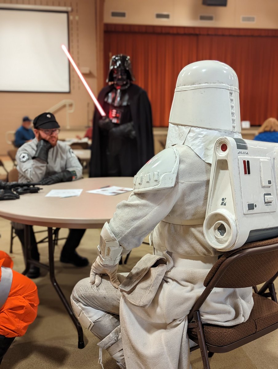 starwarsindiana's tweet image. This past Friday (10/28/2022) @Bloodfin Garrison, @MosEspaBase and Taakure Clan all joined forces at a chili cook-off hosted by Kiwanis of Perry Township!