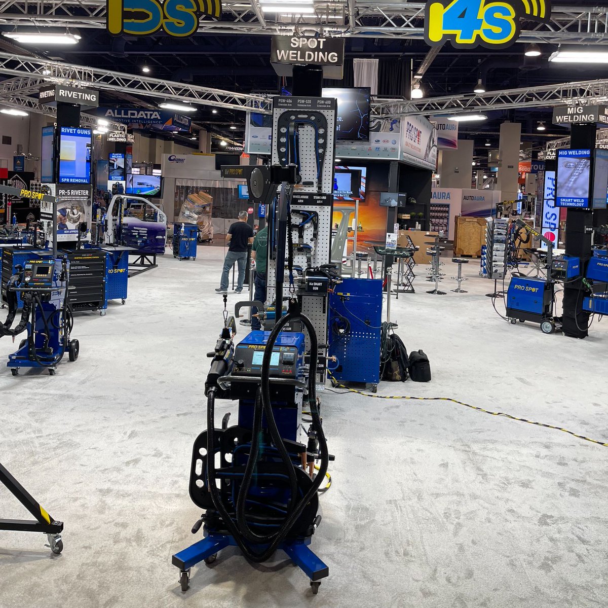 prospotwelding's tweet photo. SEMA show is ON! Stop by or booth today and make sure to tag us on social media!
Let's Rock!
@semashow #SEMA2022 #show #tradeshow #prospot #prospotteam #prospotwelding https://t.co/dAfuKuquXE