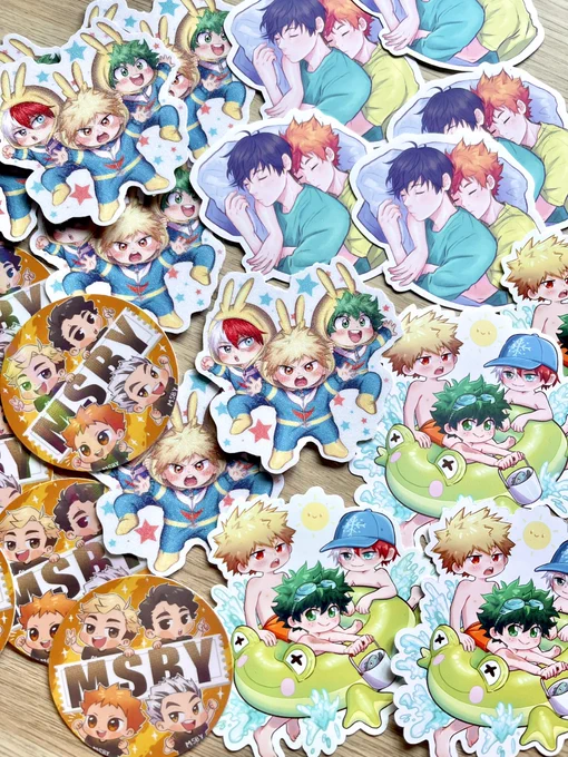 NEW PATREON TIERHi! I'm opening a new tier with physical rewards sent to your home! If you join you'll get patreon exclusive stickers every month!This first month, as a special offer, you will get 4 sticker sheets and 4 individual ones to get a feel of the materials  