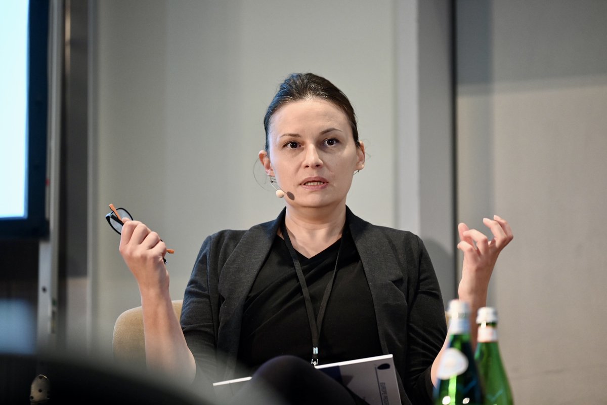 AspenGermany's tweet photo. Next up at #CSF2022: CSO rapporteur @TCvjeticanin exchanges recommendations to address Information Disorder in the Western Balkans with Jasna Jelišić, @FeilckeA, Armela Krasniqi, and Zoran Trajchevski in a panel led by Katharina Naumann @sudosteuropa #AspenWB #BerlinProcess https://t.co/QBA4WUBDUl