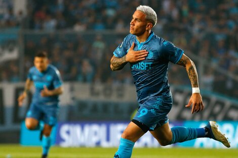StatsFA's tweet photo. Enzo Copetti marca ante Atletico Tucuman por Liga Profesional🏆un gol y llega a 30 en Racing🔵⚪️en 92PJ en el club

Suma 31 goles en Primera:

Racing [30]
Atletico de Rafaela [1] https://t.co/whIMJ7oYim