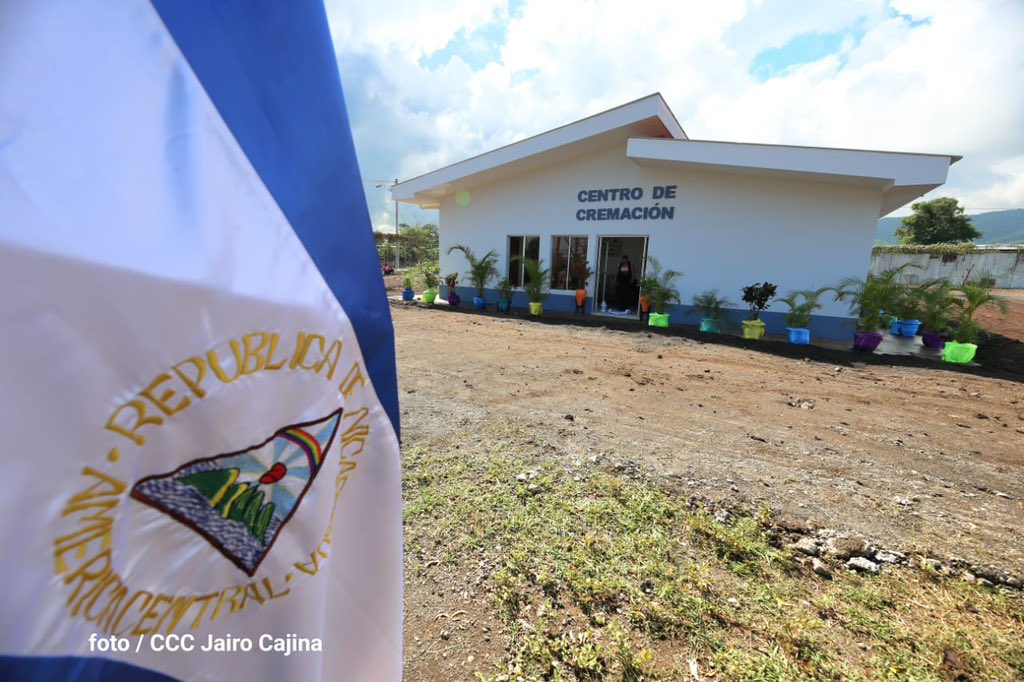 Nicaragua905's tweet photo. #LaRed905 || Las autoridades #inauguraron el primer #Centro Nacional de #Cremación en el Centro de Salud Carlos Lacayo Manzanares, ubicado en el municipio de #Mateare.
👇👇👇
Ver: CCC/ Jairo Cajina. https://t.co/WjvggUyoTm
