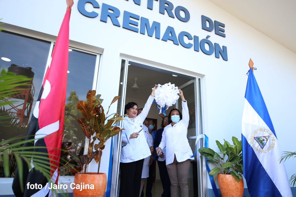 Nicaragua905's tweet photo. #LaRed905 || Las autoridades #inauguraron el primer #Centro Nacional de #Cremación en el Centro de Salud Carlos Lacayo Manzanares, ubicado en el municipio de #Mateare.
👇👇👇
Ver: CCC/ Jairo Cajina. https://t.co/WjvggUyoTm