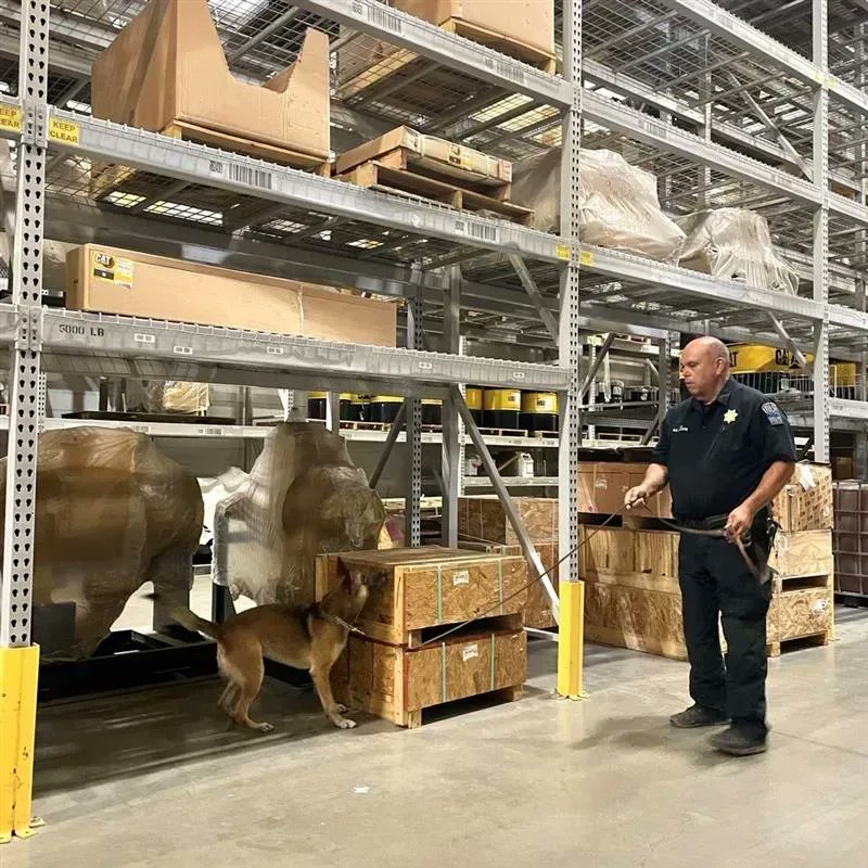 WarrenCAT's tweet photo. #DidYouKnow we partner with the Tulsa Police Department by opening up our parts warehouse for their K-9 explosive detection training? It is amazing to watch these K-9s at work! #WarrenCAT #TulsaPD https://t.co/H4Ex5jSFXK
