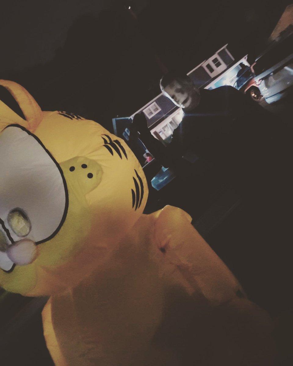 brianttpstreams's tweet photo. I couldn't see anything in my Garfield costume, turns out I had a Michael Myers stalking me for a good chunk of the night. https://t.co/4PNFLhpN1e