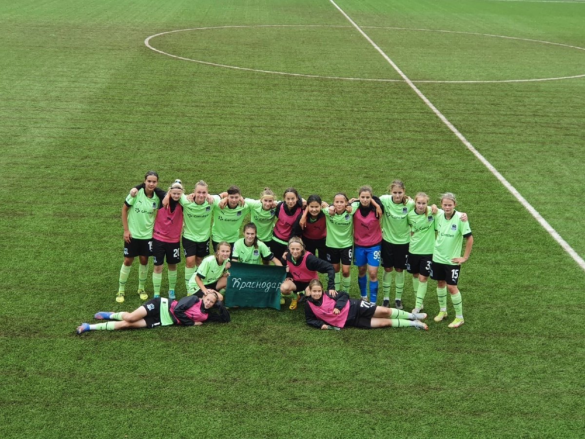 Больше, чем команда 🖤💚 
Прошел ровно год, как в моей жизни появилась эта крутая банда❤️‍🔥