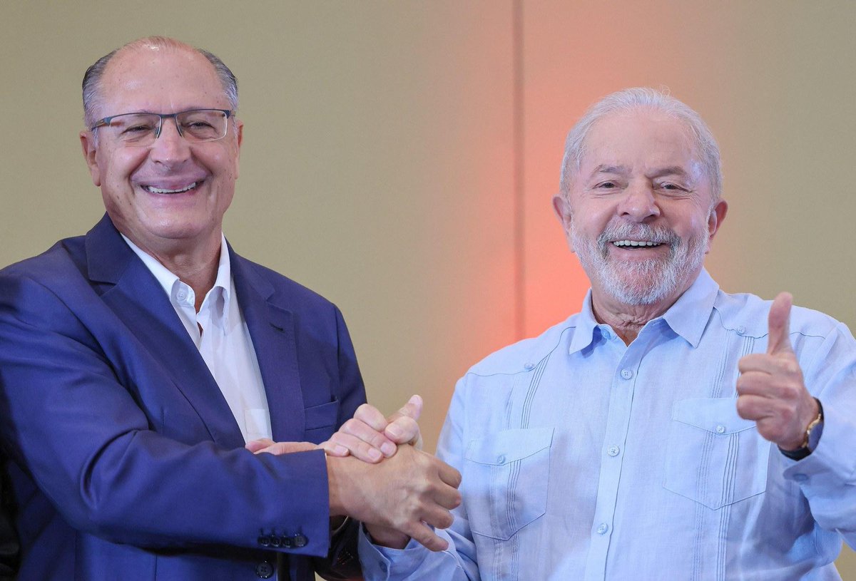 eixopolitico's tweet photo. 🇧🇷 URGENTE: Geraldo Alckmin será o coordenador da transição de governo, indicado pela equipe de Lula. https://t.co/ZH2oeFGDIJ