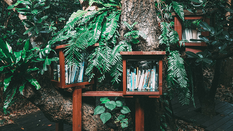 GoGeocaching's tweet image. We’re exploring the cozy world of Travel Bug® hotels, commonly called TB hotels. 

🏨 bit.ly/3FxIY7H 🏨

Check out 3 great examples of these types of #geocaches below and start making plans to create your own #trackable retreat.
