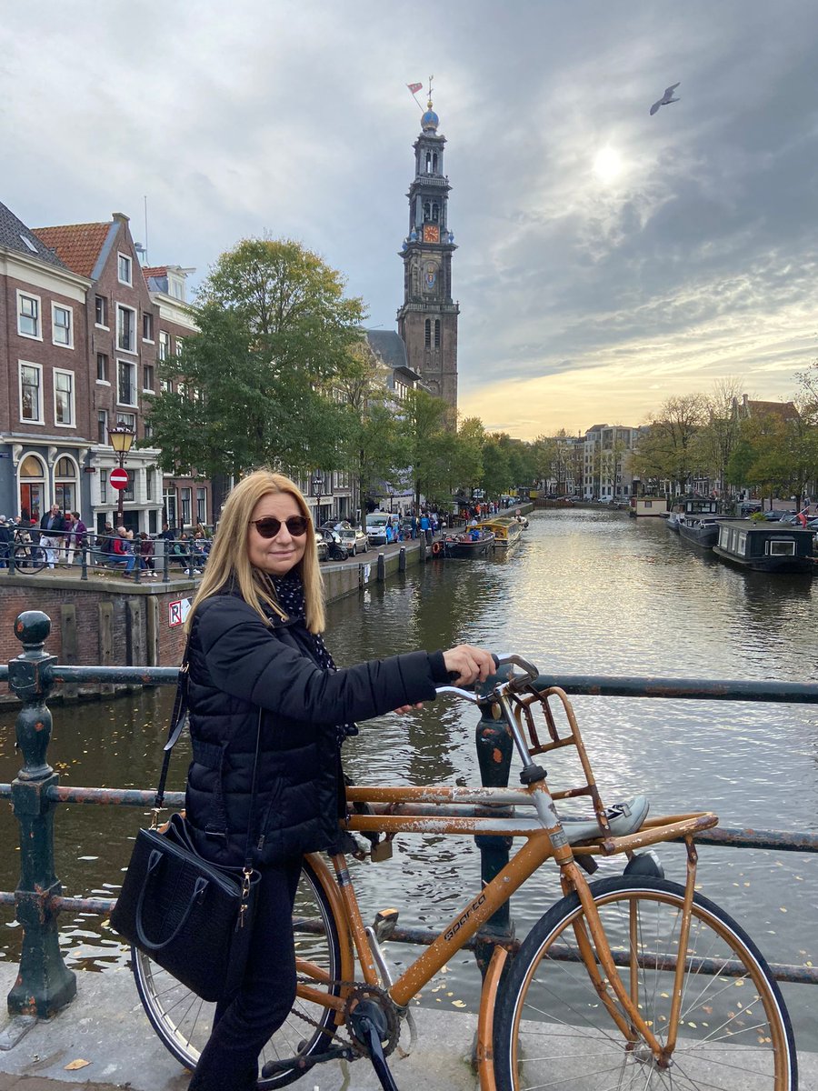 JasminaPiano's tweet photo. Three days of holidays in the wonderful city of Amsterdam ☀️ walks, boats, museums and a superb concert at the Concertgebouw 🎼⚘️with Leonidas Kavakos in the Brahms concerto for violin and orchestra🎻🌷

Soon back to work before a new recital!🎹
#Amsterdam #holidays https://t.co/kxH7EzUwnP