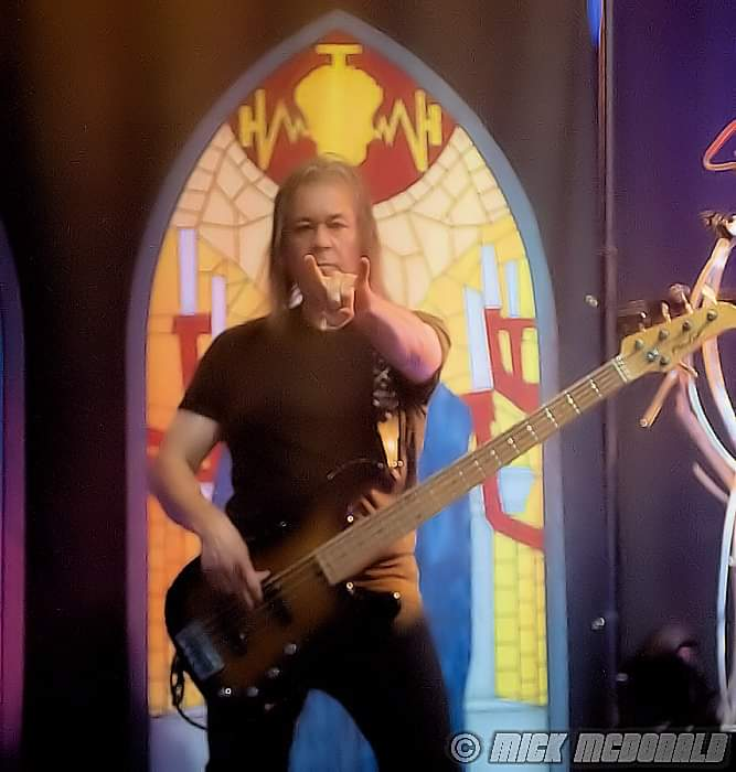 Eddie at the Masonic Temple in Detroit Michigan (photo credit Mick McDonald)🤘#edbass #onetake #bass #badass #bassplayer