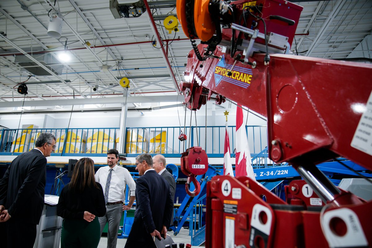 SeanFraserMP's tweet photo. Immigration is good for our economy, and it’s essential for our communities.
 
The 2023-2025 Immigration Levels Plan I released this morning will help businesses find workers, grow our communities, and ensure Canada’s competitive advantage in the decades ahead.

🧵 https://t.co/CYYSQWMn0V