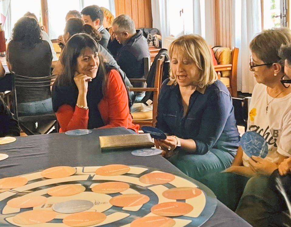 FederalLab's tweet photo. 🎈Inicia la #MaratonNiñosYNiñas #DeSurANorte del @FederalLab con @MetodoChe camino al IX Congreso Mundial de Infancias y Adolescencias organizado x @DefensoriaCba
Empezamos en Alta Gracia y La Rioja!
Gracias @FeelingMetodo x las🛠! 
Pronto @LabCata @lab_pacha @NQN_LAB @298Lab 🚀 https://t.co/YKuJjtmbPr