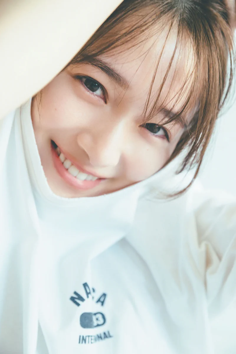 櫻坂46 守屋麗奈 1st写真集『笑顔のグー、チョキ、パー』 🍫発売中