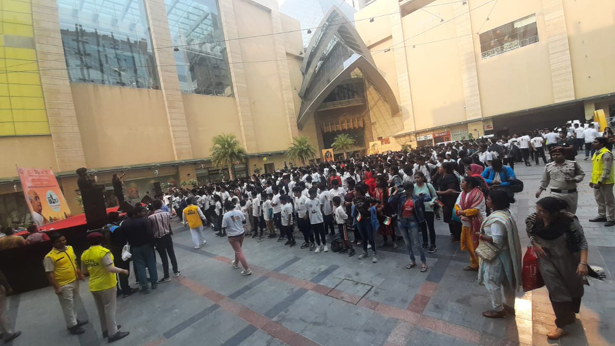 GgsipuC's tweet photo. 300+ NSS Volunteers of NSS Units@GGSIPU Main Campus and NSS Units@Affiliated Colleges participated in "Run for Unity" Event on the occasion of "National Unity Day" organised by Netaji Subhas University of Technology on 31st October, 2022 https://t.co/d8DQ3yDXCw