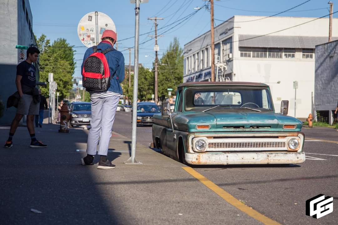 Casual_Glances's tweet photo. Dumped truck. #Chevy #c10 #bodydrop https://t.co/PM3gkca7BS