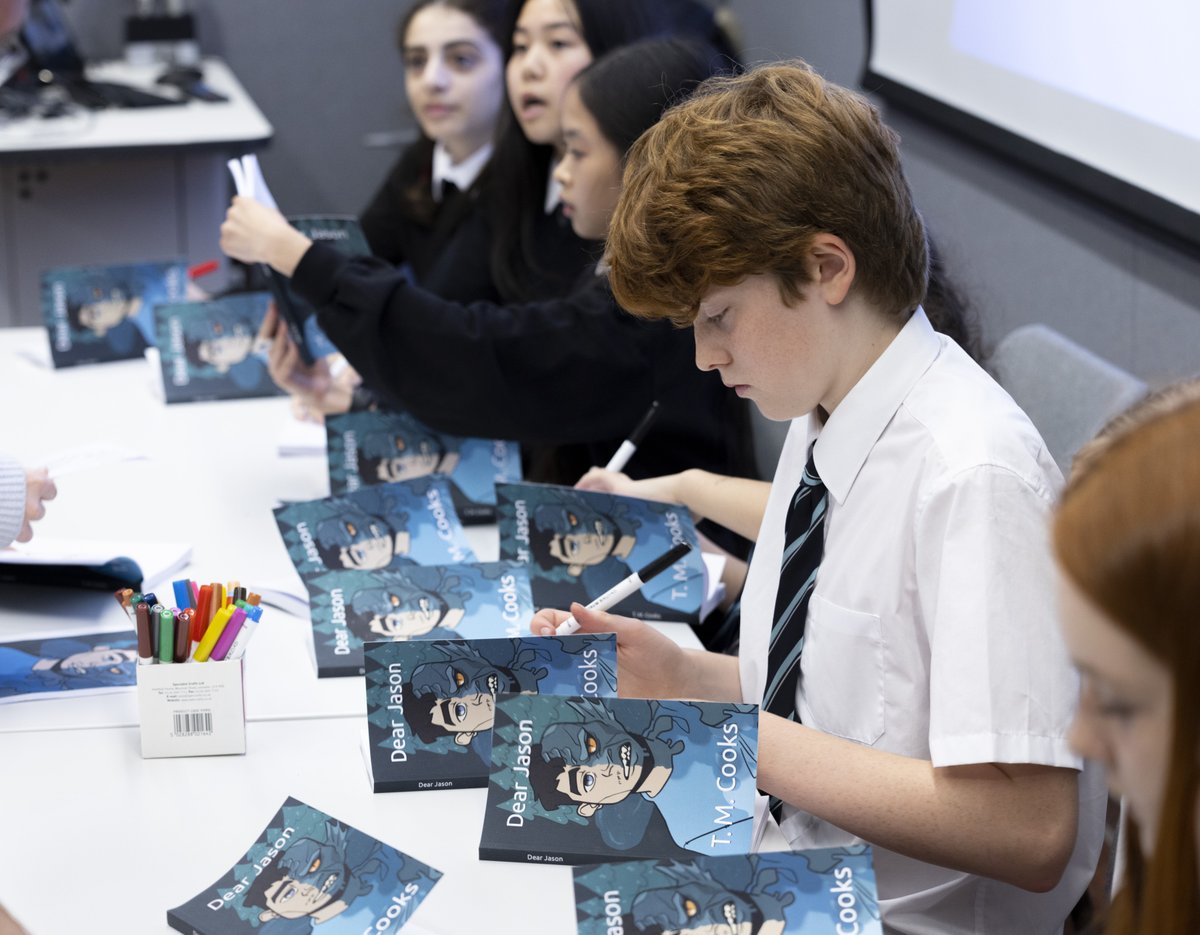 Our latest <a href="/wwaterwriters/">White Water Writers</a> authors from <a href="/ClevedenSec42/">Cleveden Secondary School</a> had an amazing time signing copies of their novel at the <a href="/UofGARC/">UofGARC</a>.  We are so proud of them, writing their own novel in just 4 days. Huge congratulations! <a href="/UofGEducation/">School of Education</a> <a href="/DanBoatie/">Daniel Boatwright</a>