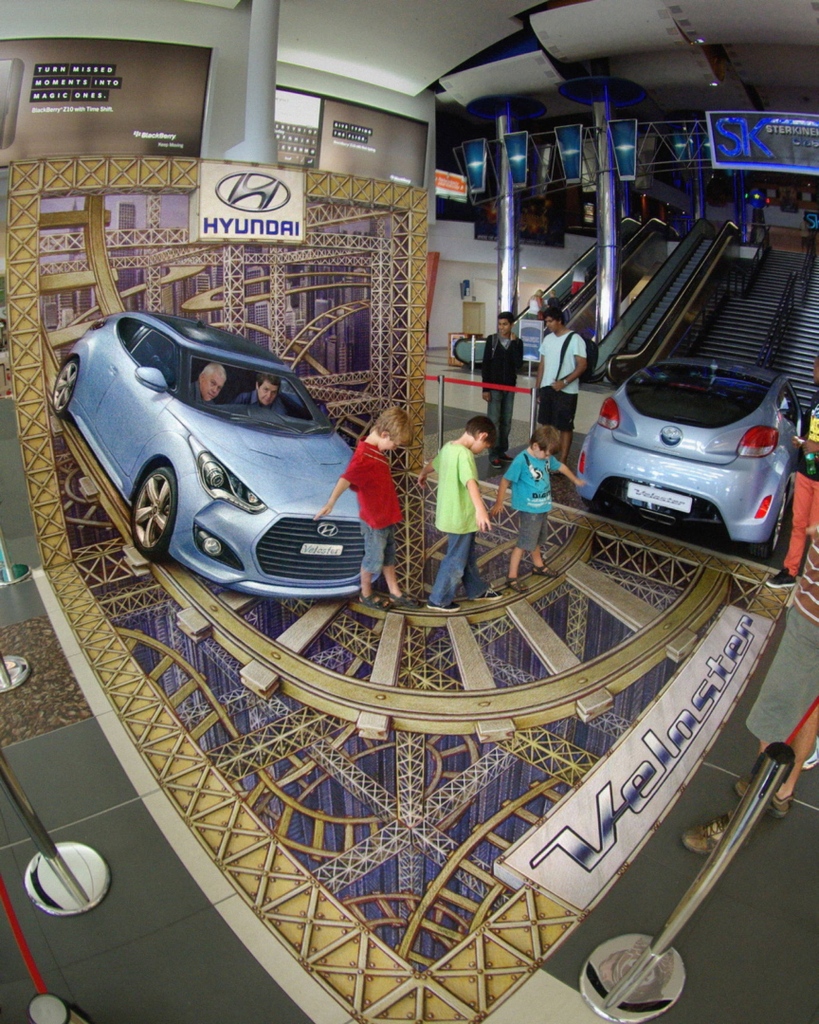 KurtWenner's tweet photo. Tricky Roads
This perilous illusion allows participants to pose inside the chalk automobile. The interactive installation was created in Durbin, South Africa.
#kurtwenner #3dinteractiveart #3dpavementart #3dstreetpainting #3dexhibition #3dmuseum #3dart https://t.co/cbSTWzNJ8b