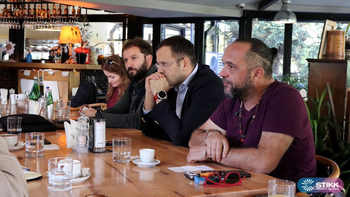 STIKK_KS's tweet photo. 📍 Martech #7 - Kafe mengjesi midis perfaqesuesve te sektorit #TIK dhe @GermanAmbKOS  Jörn Rohde dhe zv.ambasadorit Matthias Conrad. https://t.co/JEIBiqJLo8