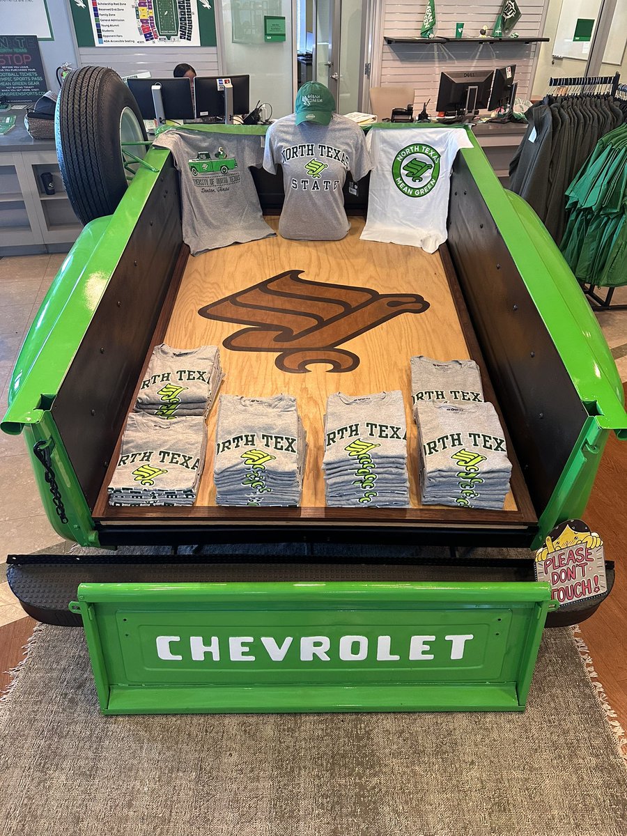 untgear's tweet image. It’s HOMECOMING week which means the flying worm has made its way to the Stadium Store!! 🟢

Shop in store or online to pick up on game day - tinyurl.com/5amj45sk

Hoodies coming soon. 🦅