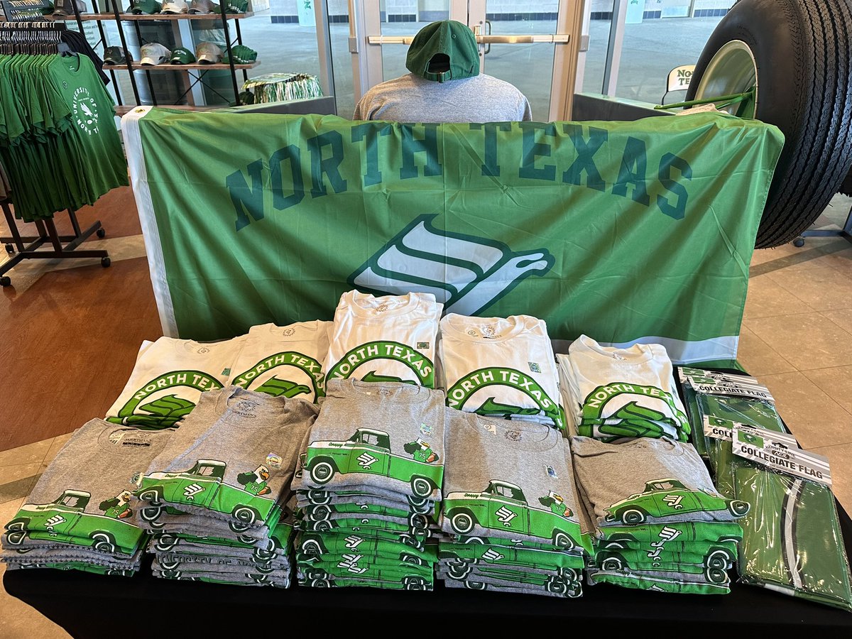 untgear's tweet image. It’s HOMECOMING week which means the flying worm has made its way to the Stadium Store!! 🟢

Shop in store or online to pick up on game day - tinyurl.com/5amj45sk

Hoodies coming soon. 🦅