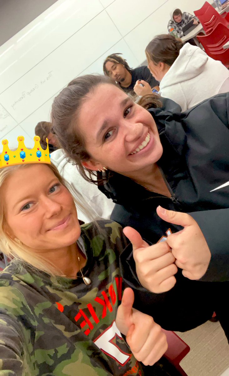 uncutblacksburg's tweet photo. Me and my sweet friend @arcari_kaitlyn in our speech communications class!!🎙 

🤳Kaitlyn played lacrosse for the Hokies <3 🦃❤️‍🔥 we are learning about how to be more collaborative during group presentations!!! 👯‍♀️ https://t.co/jC6EfZsTae