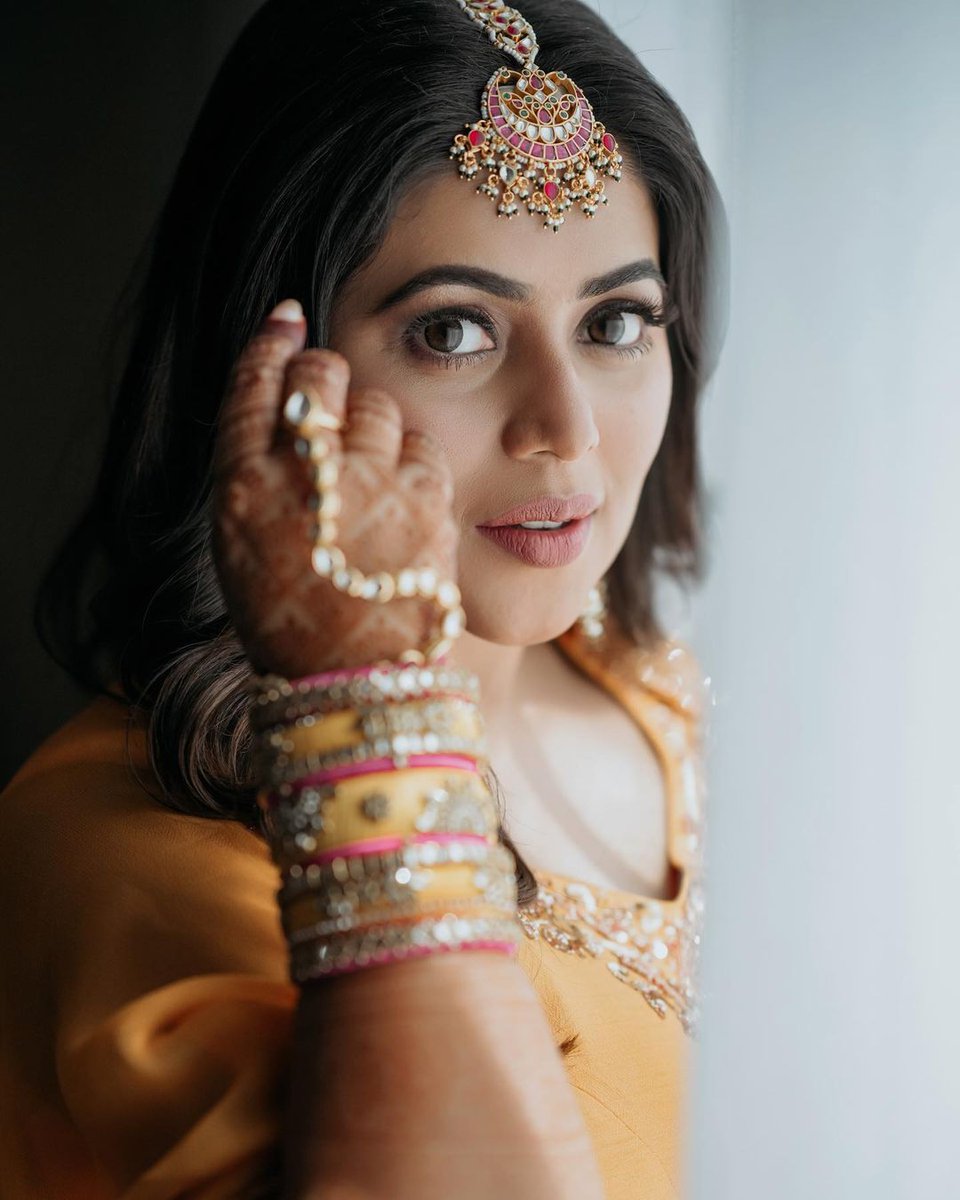 kolly_web's tweet photo. Shamna Kasim...Happy moments at Haldi function..β¨π«π
#kollyweb #shamnakasim #purna #actress #beautiful #beauty #marriage #FUNCTION #Tamilcinema #photo https://t.co/zfgYCkacTz