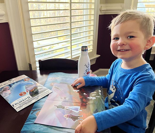 ColorformsBrand's tweet image. Chilly weather calls for some fun Colorforms® creations indoors! Thanks for sharing @ashleydeluccia! Tag us in your Colorforms artwork and we'll share it on our page!

#Colorforms