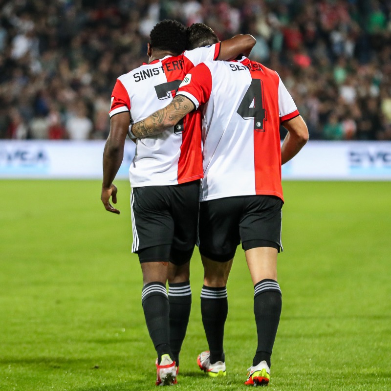 Feyenoord's tweet photo. Back 🔜 in Rotterdam…
👋 @senesimarcos &amp; @Sinisterra29 🥰

#MakingMemories