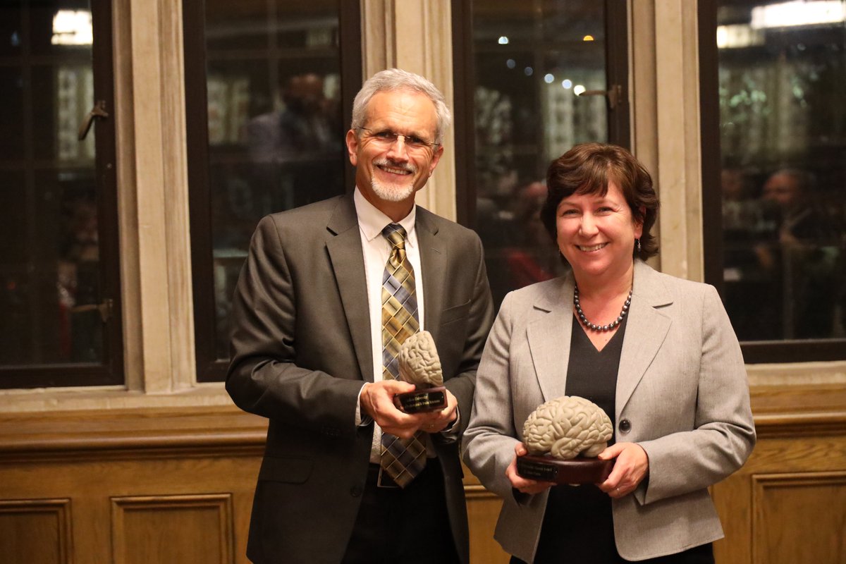 I was deeply honored to receive the Distinguished Alumni Award from @IUPsychBrain. It was a pleasure to visit Bloomington, and to connect with faculty and alumni, including Department Chair William P. Hetrick. Looking forward to continued collaboration in the @BigTenAcademic!