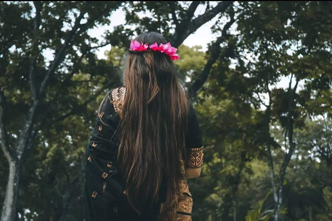 মানুষ চেনা শেষ
এখন শুধু বউ চেনা বাকি😌