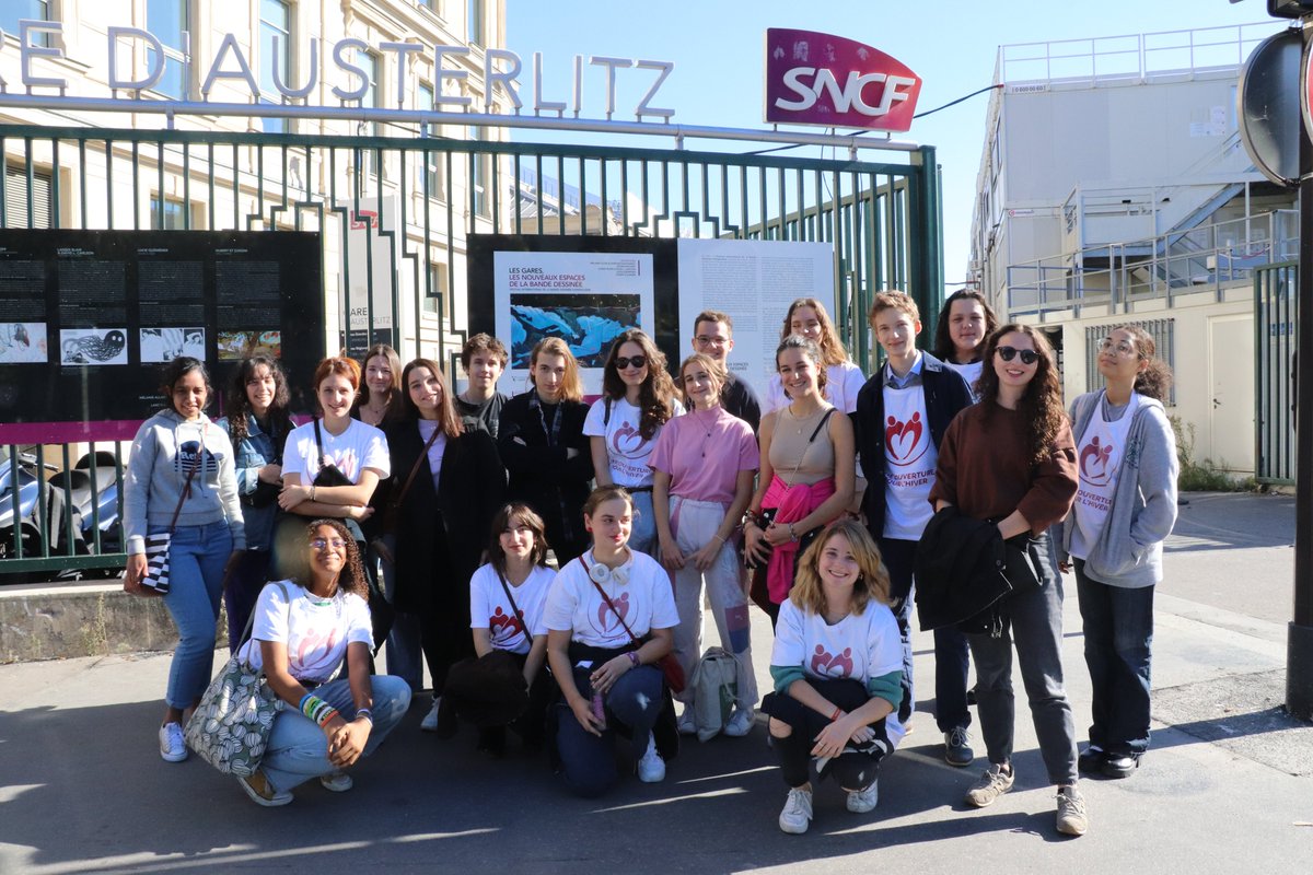 unecouverture's tweet photo. 📸 Zoom sur les dernières maraudes d’octobre

Ce mois fut ponctué d’entraide et de belles rencontre🎒

Nos nouveaux membres étaient nombreux à participer aux maraudes et à partager des moments de bienveillance et de convivialité 🌻

Merci à nos bénévoles pour leur présence🤍❤️ https://t.co/TuaNCIKYRK