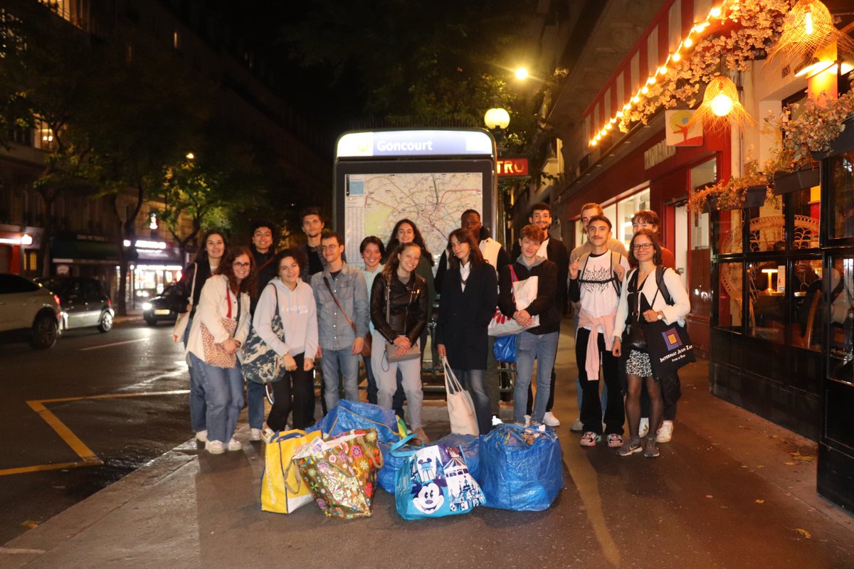 unecouverture's tweet photo. 📸 Zoom sur les dernières maraudes d’octobre

Ce mois fut ponctué d’entraide et de belles rencontre🎒

Nos nouveaux membres étaient nombreux à participer aux maraudes et à partager des moments de bienveillance et de convivialité 🌻

Merci à nos bénévoles pour leur présence🤍❤️ https://t.co/TuaNCIKYRK
