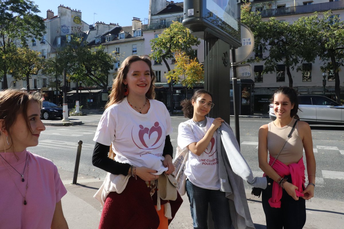 unecouverture's tweet photo. 📸 Zoom sur les dernières maraudes d’octobre

Ce mois fut ponctué d’entraide et de belles rencontre🎒

Nos nouveaux membres étaient nombreux à participer aux maraudes et à partager des moments de bienveillance et de convivialité 🌻

Merci à nos bénévoles pour leur présence🤍❤️ https://t.co/TuaNCIKYRK