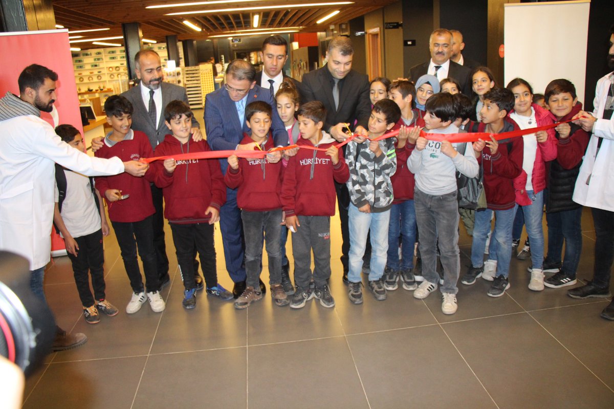 vankulturizm's tweet photo. “Meraklı Mucitler” projesinin tanıtımı Van M��zesinde Valimiz Sn. Ozan Balcı’nın katılımıyla yapıldı.

28 Kasım 2022 tarihine kadar tüm meraklı mucit çocuk ve gençlerimizi Van Müzesine bekleriz. 

@vankulturizm @vanbuyuksehirbb @eroluslum https://t.co/UutaVkQ5yp