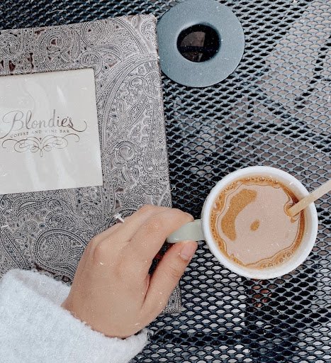 Feeling like a zombie after all of your Halloween festivities? 🧟‍♀️ Fuel up at <a href="/BlondiesSTL/">BlondiesSTL</a>! ☕️

📸: ​​<a href="/mellodynic/">Melody NEZindaClub</a>